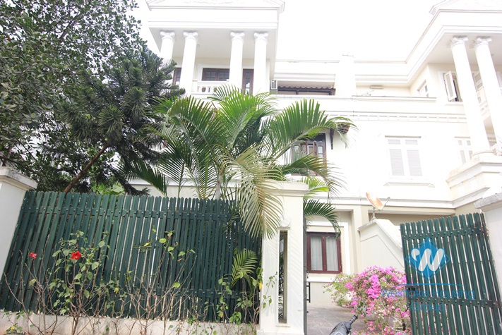 Modern house with lots of natural light for rent in Ciputra
